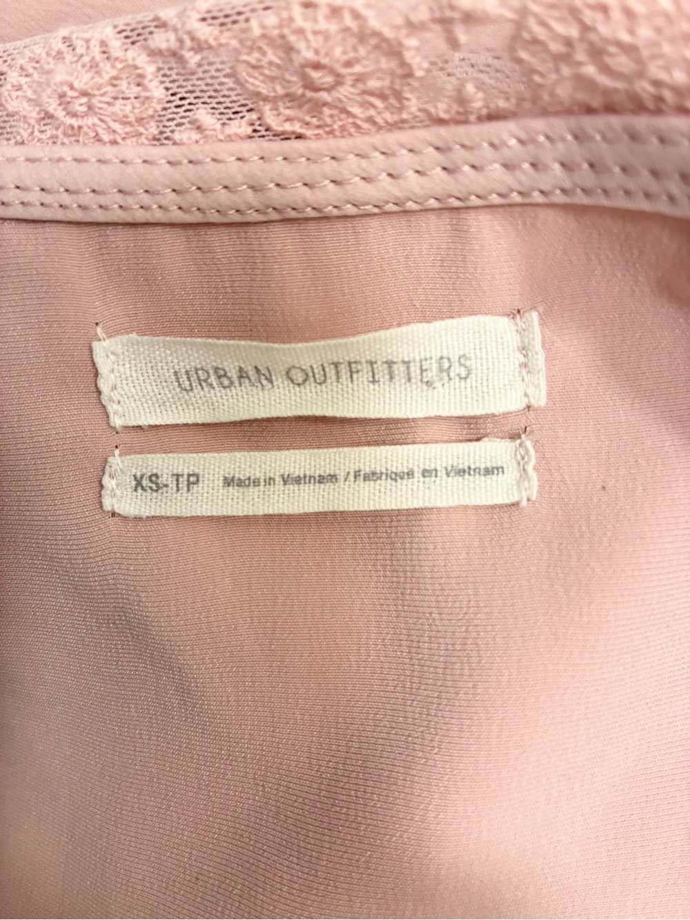 Urban Outfitters Satin Blush Pink Cropped Lace Trim Camisole Size X Small - Picture 5 of 5